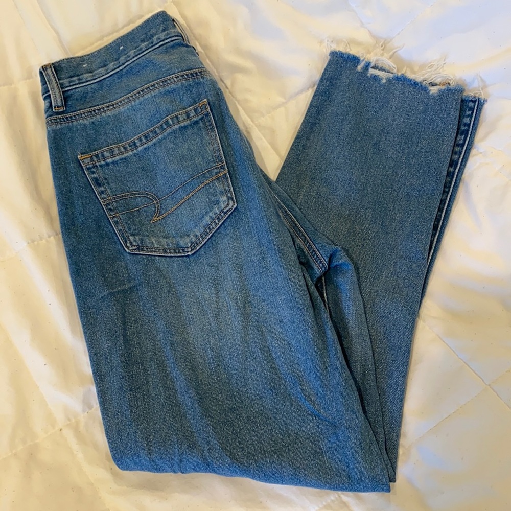 American Eagle High Waisted Mom Jeans